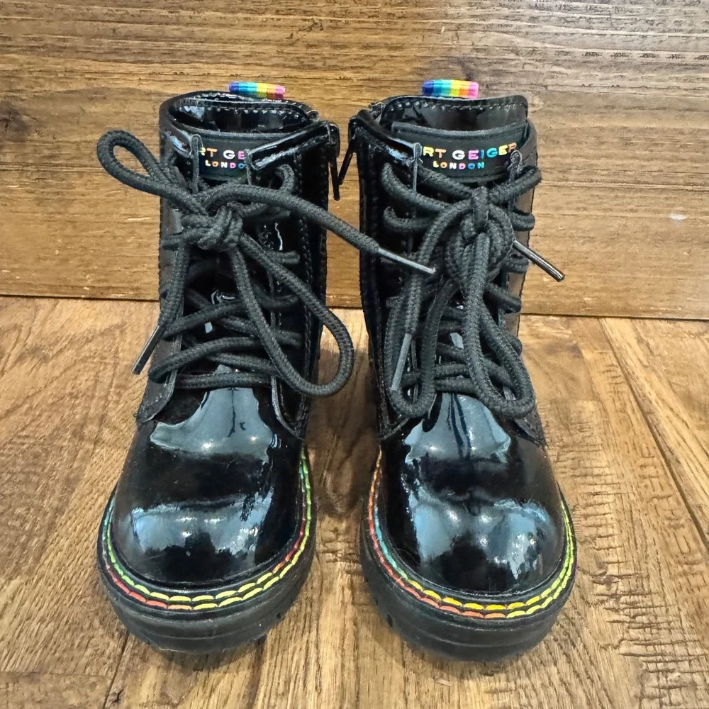 New Kurt‎ Geiger London Mini Birdie Black Patent Combat Boots Rainbow Size 5